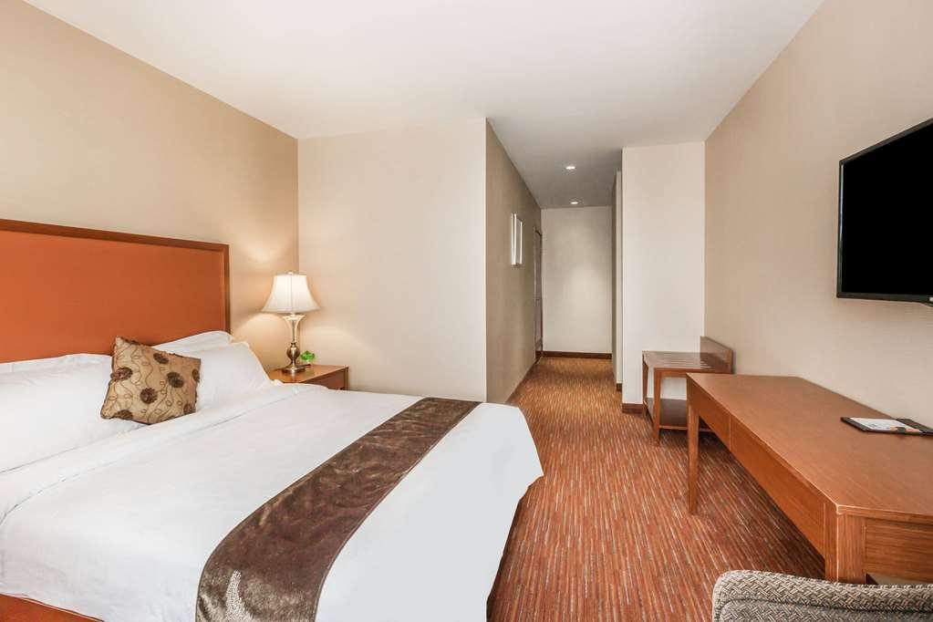 Ramada By Wyndham Flushing Queens New York City Room photo
